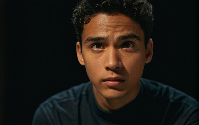 연극배우와 음향의 중요성 - **Prompt:** A solo actor, gender-neutral, stands on a minimalist stage, bathed in soft, ethereal lig...